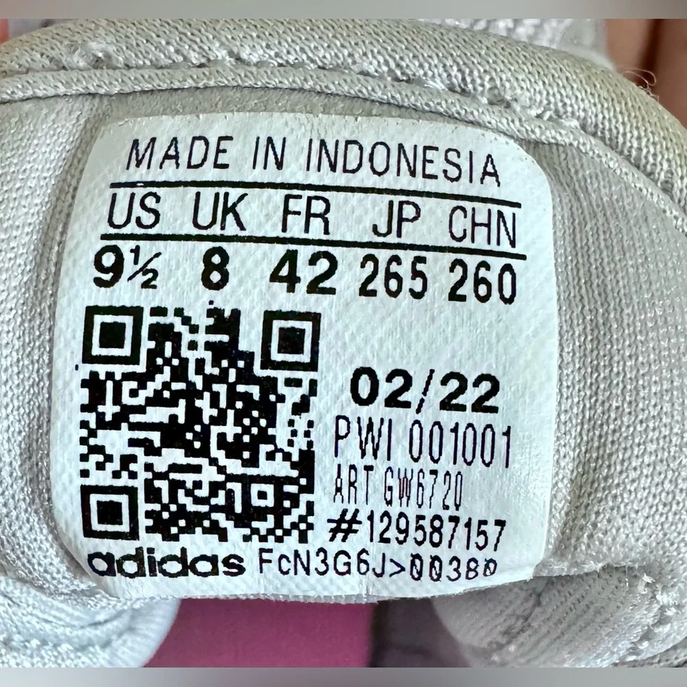 ADIDAS EQ21 Run Running Shoe Performance Gray Pink Blue White‎ Women’s Size 9.5 - Picture 4 of 10